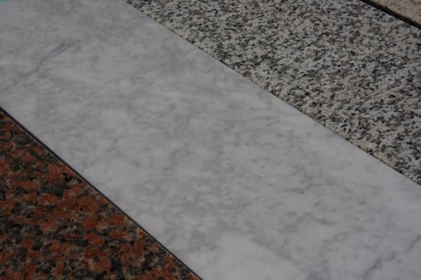 Carrarai márvány ablakpárkányként